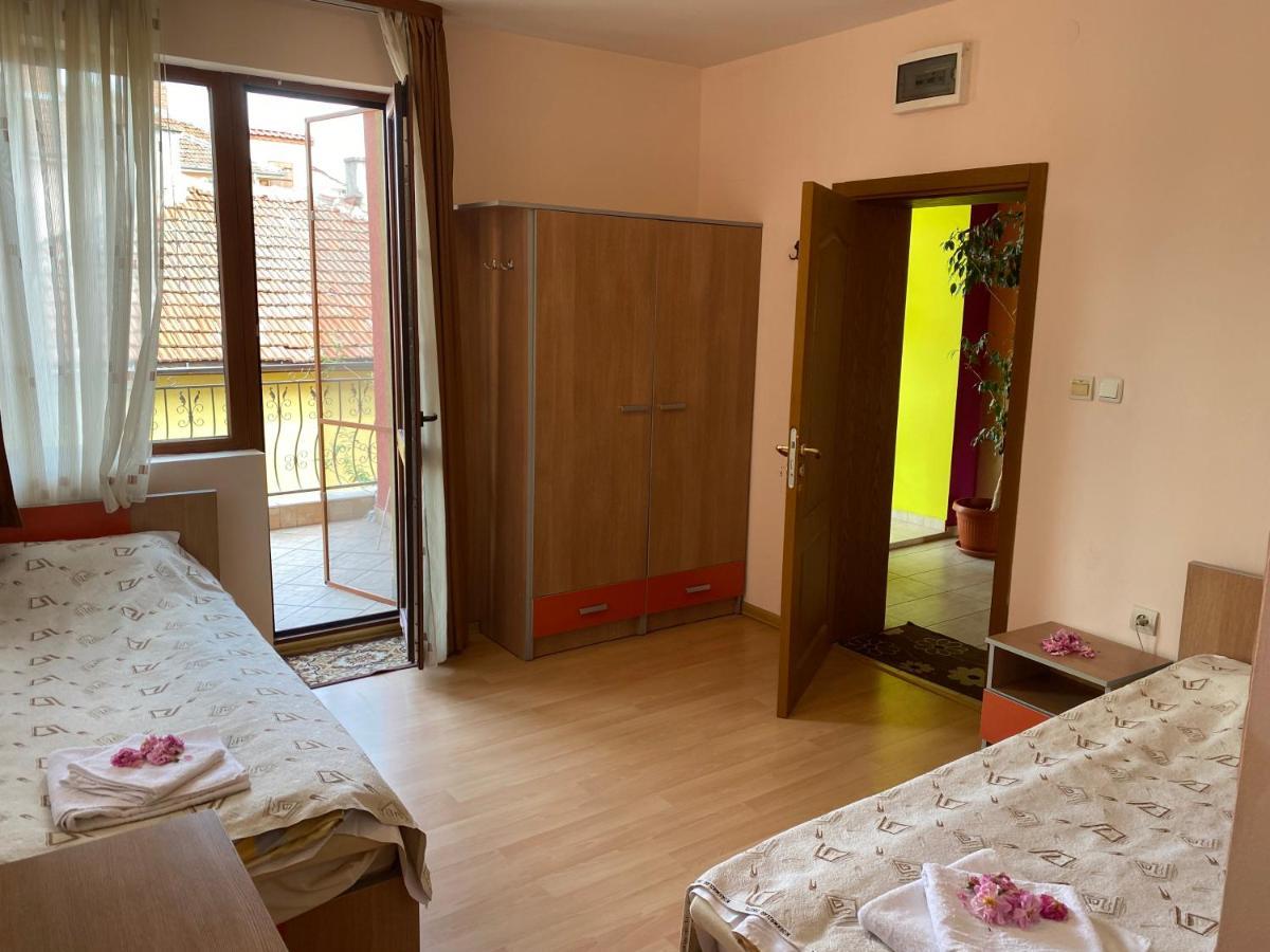 Family Hotel Kavrakovi Pavel Banya Luaran gambar